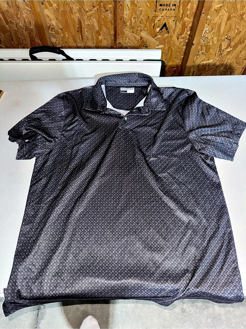 PGA TOUR Men's Geometric Polo Shirt Size XL Like New